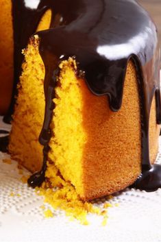 Bolo de casca de abóbora com calda de chocolate (Imagem/Pinterest)